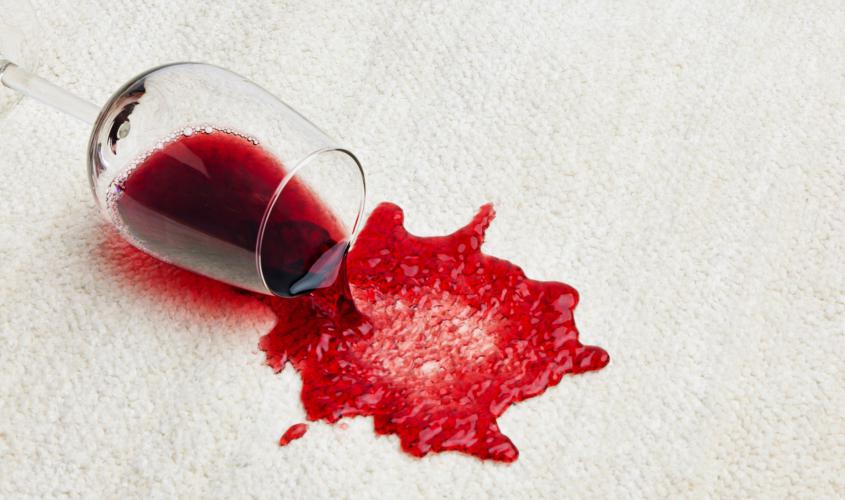 Jak usunąć plamę z wina