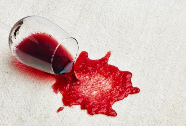 Jak usunąć plamę z wina